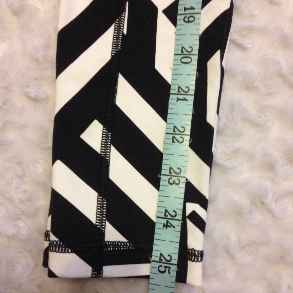 Victoria Sport Leggings - Picture 3 of 3